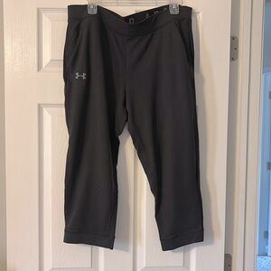 Gray under armour athletic capri pants